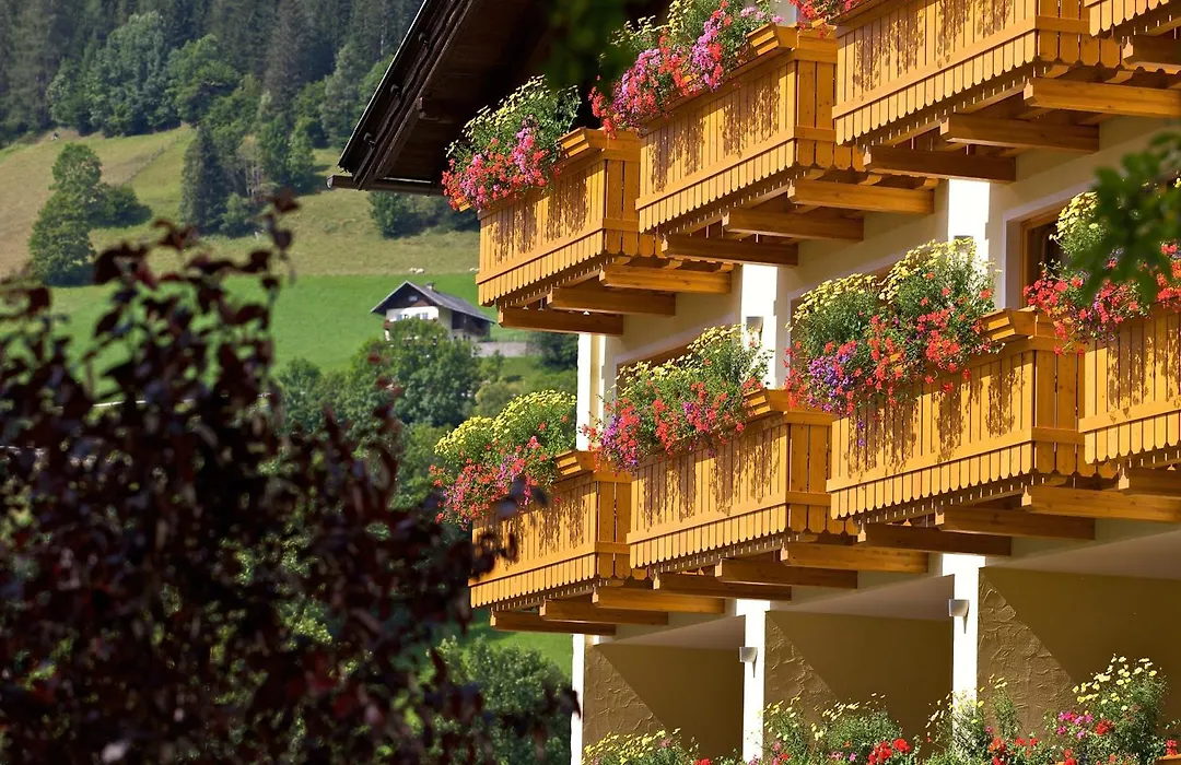 Family & Sporthotel Kaerntnerhof-1
