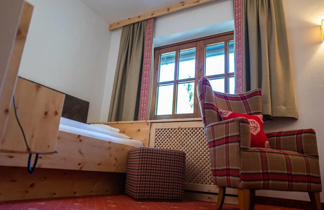 Familienhotel Gasthof Hinteregger-1